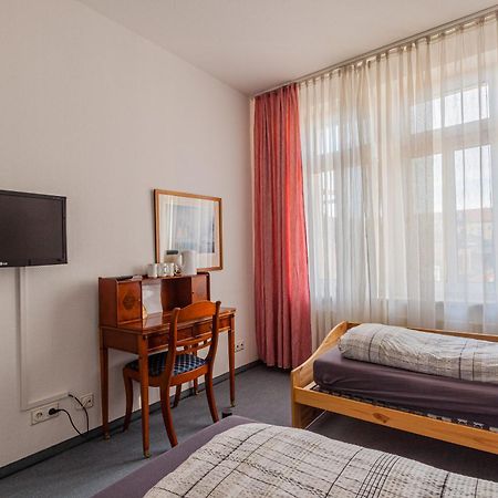 Pension Fuer Monteure In Dresden, Zimmer Mit Eigenem Bad Und Grosser Gemeinschaftskueche Bagian luar foto