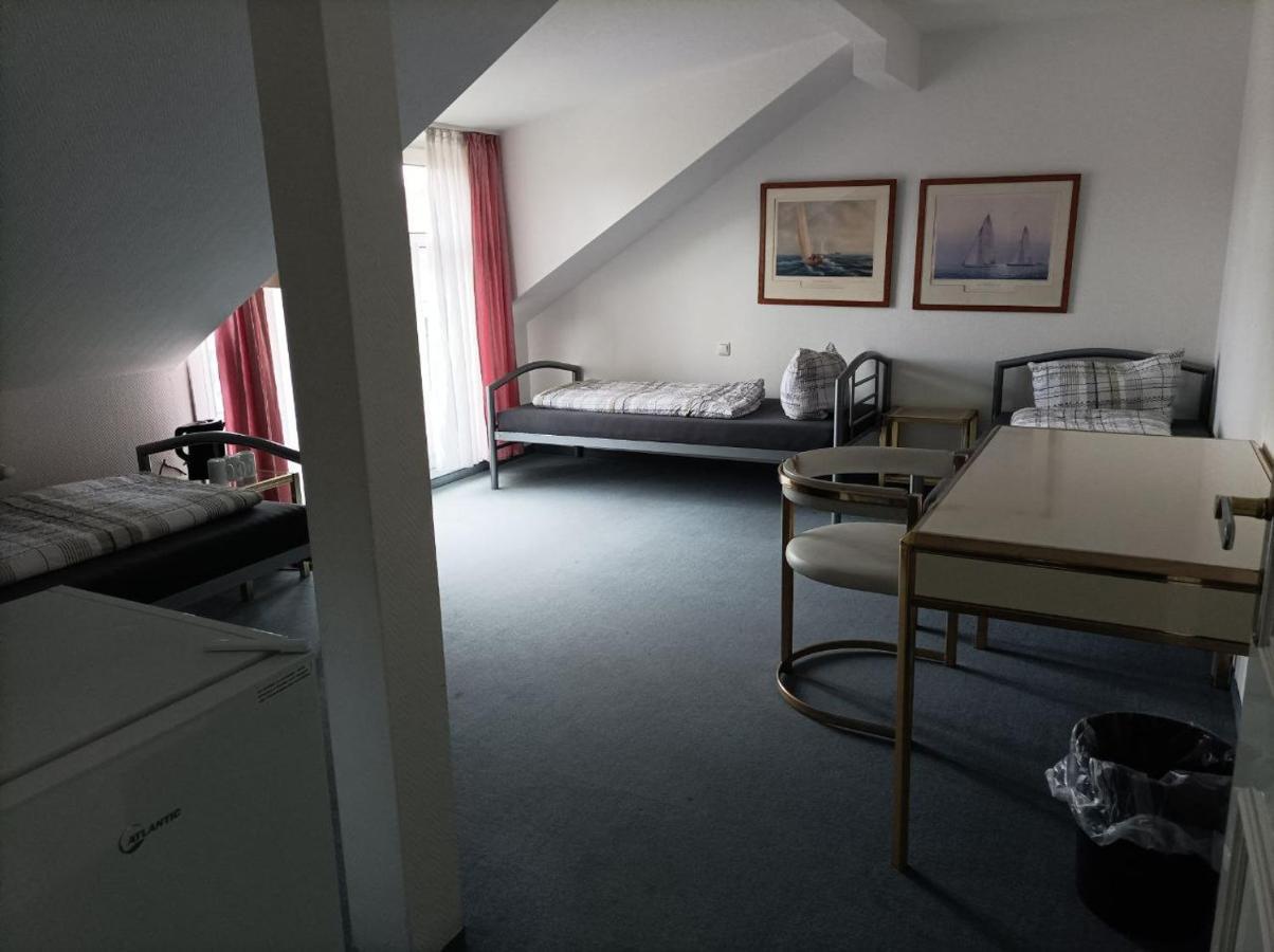 Pension Fuer Monteure In Dresden, Zimmer Mit Eigenem Bad Und Grosser Gemeinschaftskueche Bagian luar foto
