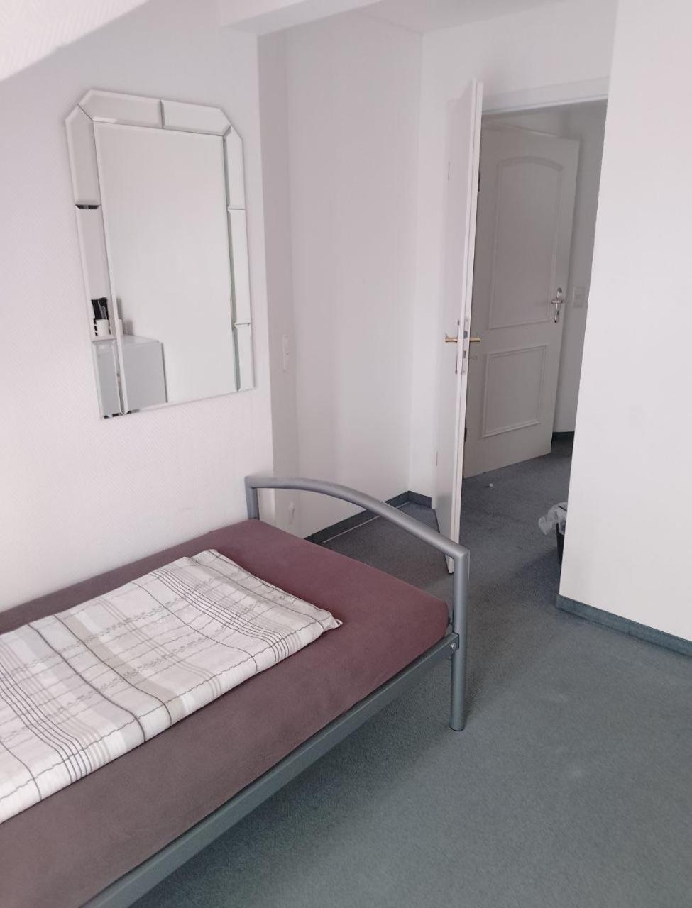 Pension Fuer Monteure In Dresden, Zimmer Mit Eigenem Bad Und Grosser Gemeinschaftskueche Bagian luar foto
