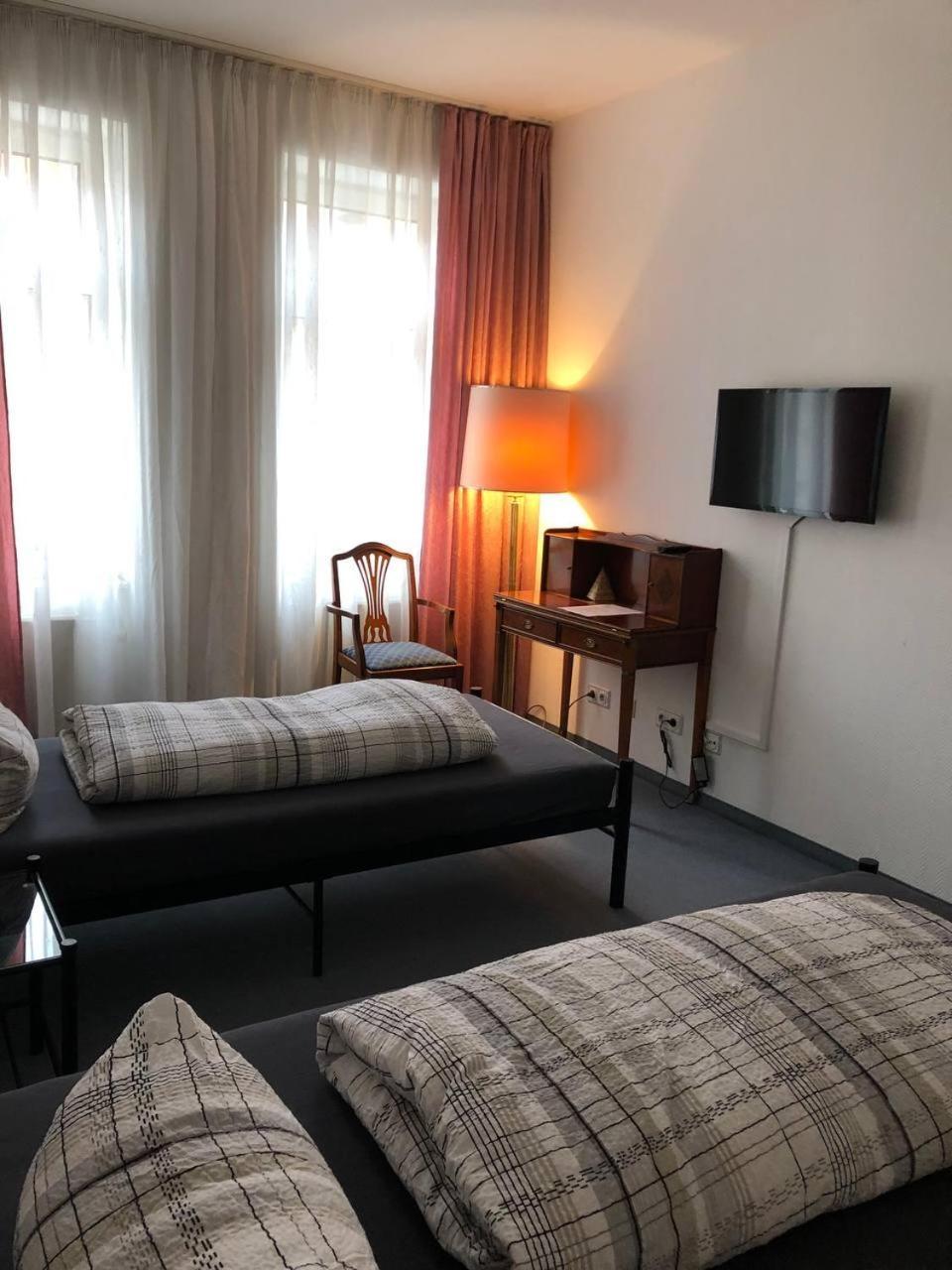 Pension Fuer Monteure In Dresden, Zimmer Mit Eigenem Bad Und Grosser Gemeinschaftskueche Bagian luar foto