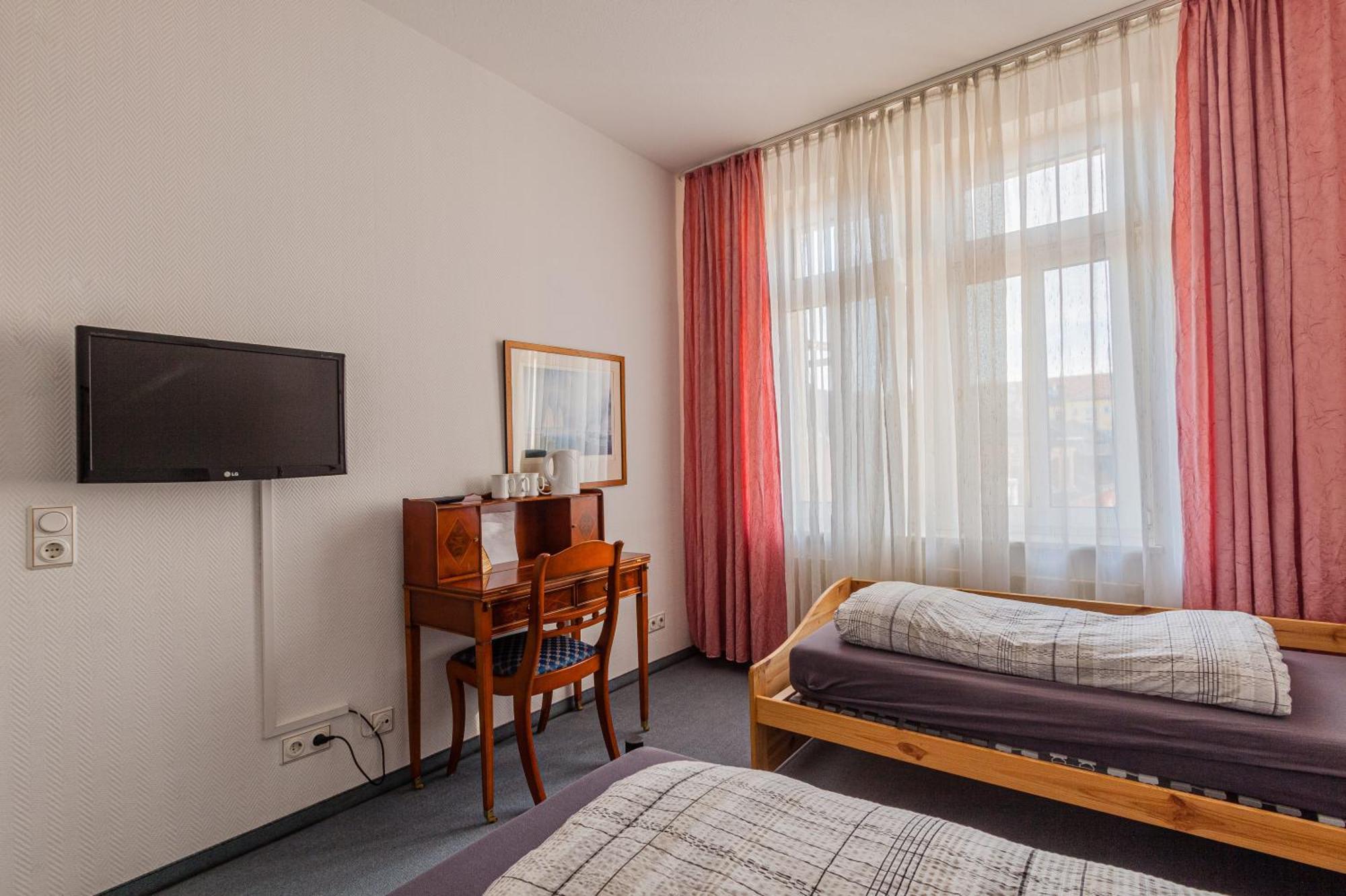 Pension Fuer Monteure In Dresden, Zimmer Mit Eigenem Bad Und Grosser Gemeinschaftskueche Bagian luar foto
