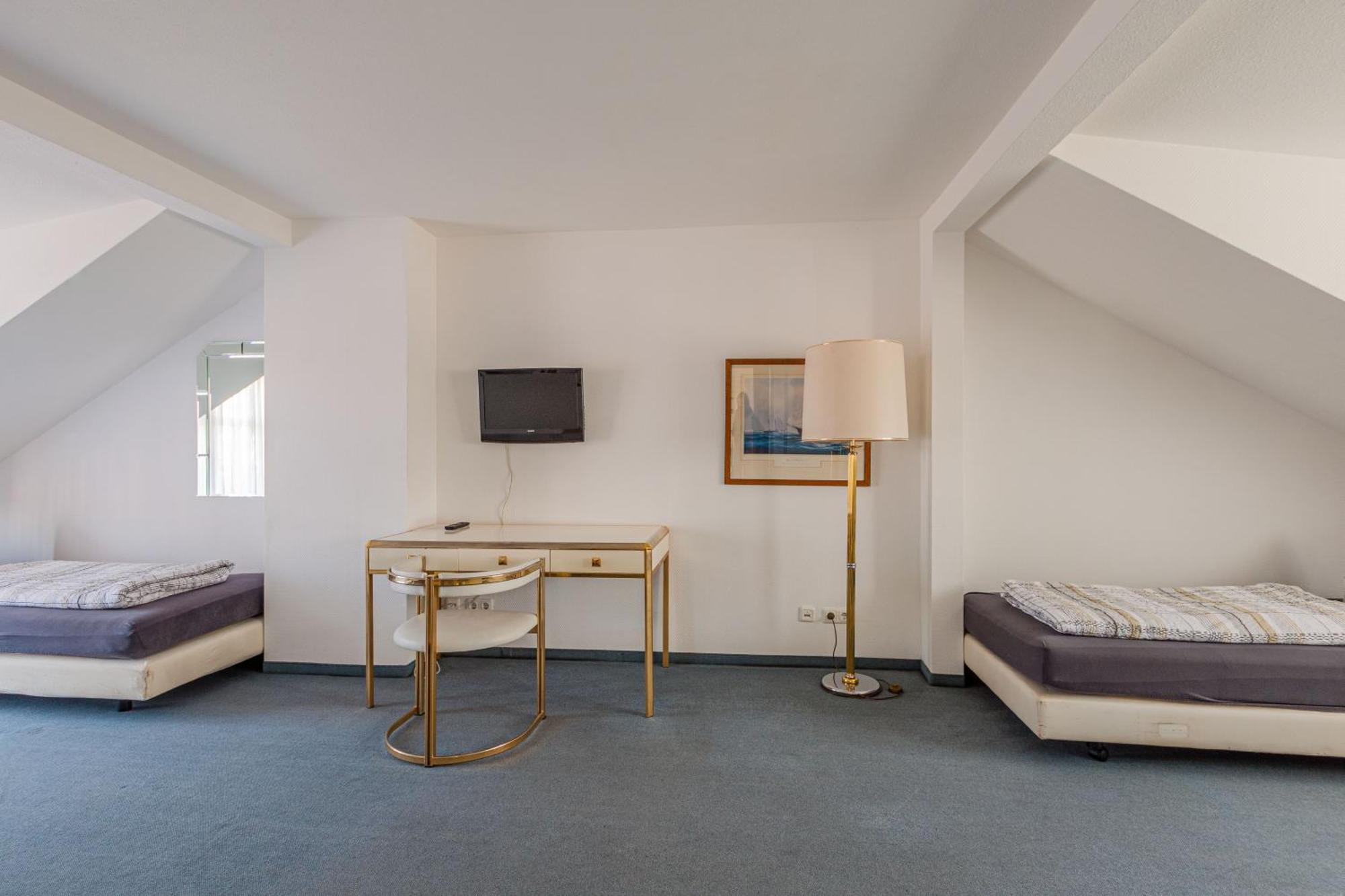 Pension Fuer Monteure In Dresden, Zimmer Mit Eigenem Bad Und Grosser Gemeinschaftskueche Bagian luar foto