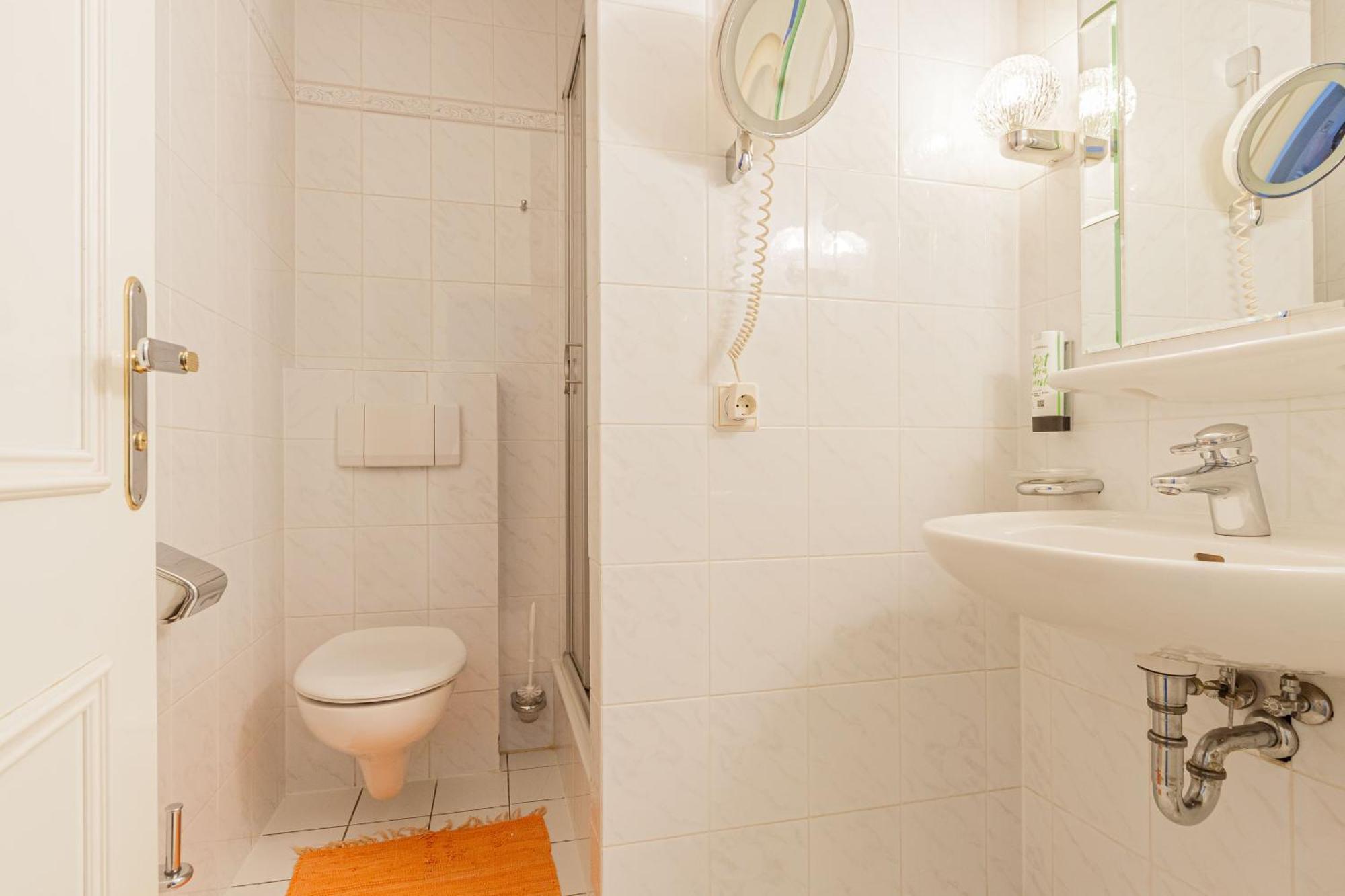 Pension Fuer Monteure In Dresden, Zimmer Mit Eigenem Bad Und Grosser Gemeinschaftskueche Bagian luar foto