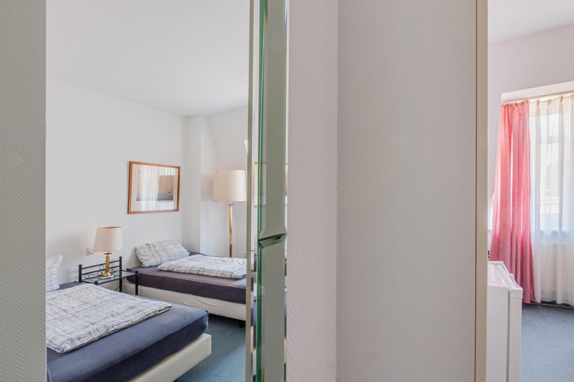 Pension Fuer Monteure In Dresden, Zimmer Mit Eigenem Bad Und Grosser Gemeinschaftskueche Bagian luar foto