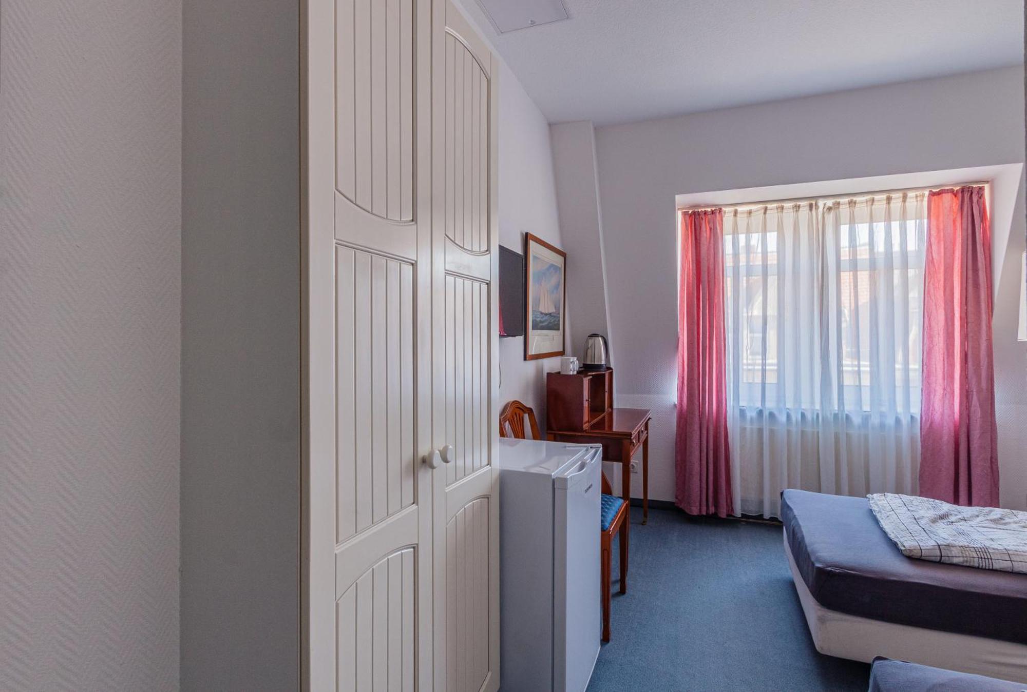 Pension Fuer Monteure In Dresden, Zimmer Mit Eigenem Bad Und Grosser Gemeinschaftskueche Bagian luar foto