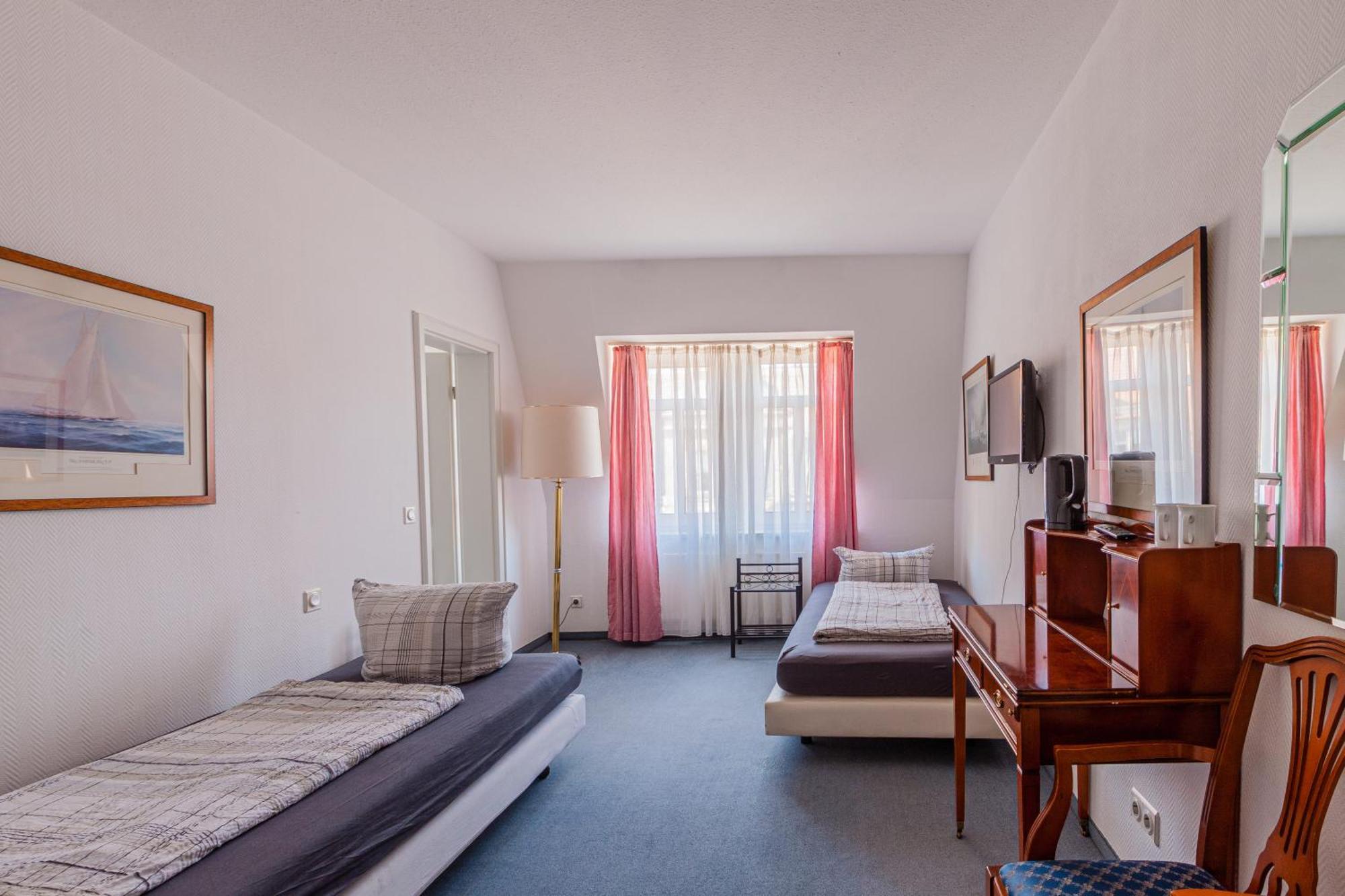 Pension Fuer Monteure In Dresden, Zimmer Mit Eigenem Bad Und Grosser Gemeinschaftskueche Bagian luar foto